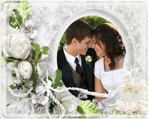 Красивая свадебная рамочка для фотошопа на романтическом фоне с красивыми ц ...