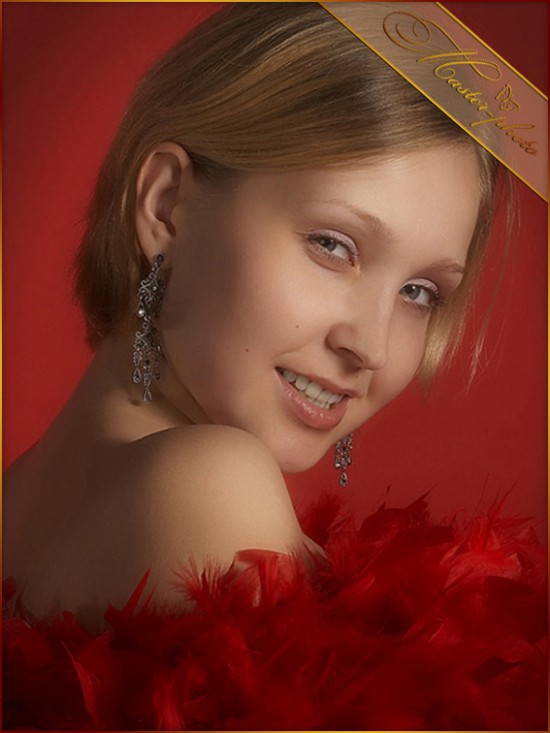 Шаблон женский для photoshop - Гламурные перья красные