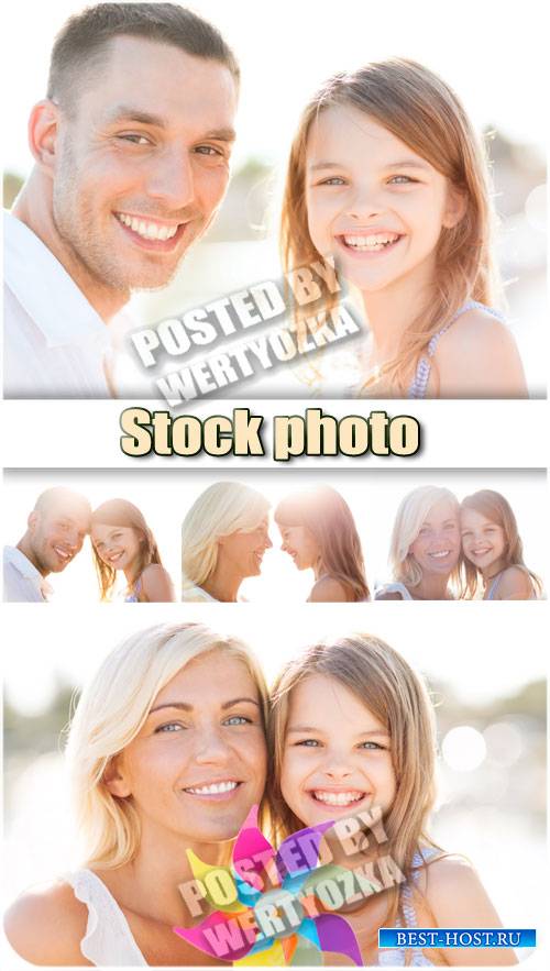 Счастливая семья, мама, папа и дочка / Happy family - stock photos