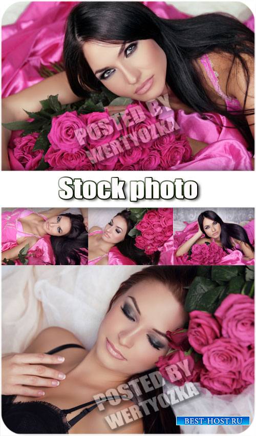 Красивая девушка в окружение роз / Beautiful girl surrounded by roses - stock photos