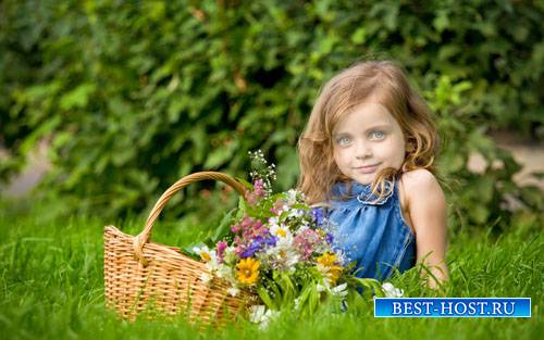 Шаблон для фотомонтажа - Милая девочка  с корзинкой цветочков