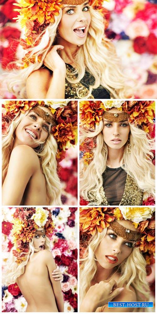 Светловолосая девушка в цветочном венке / Blonde girl in flower wreath - St ...